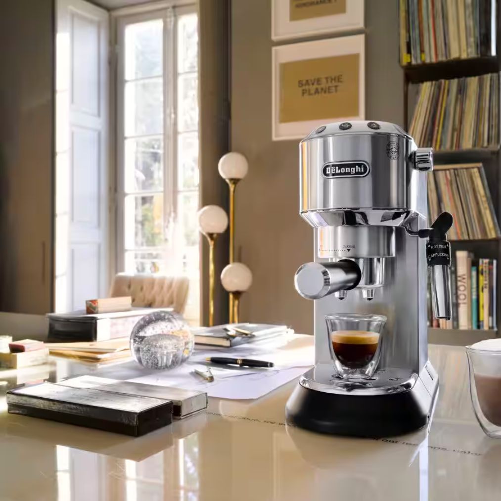 De'Longhi Machine Espresso Dedica Style EC685.M