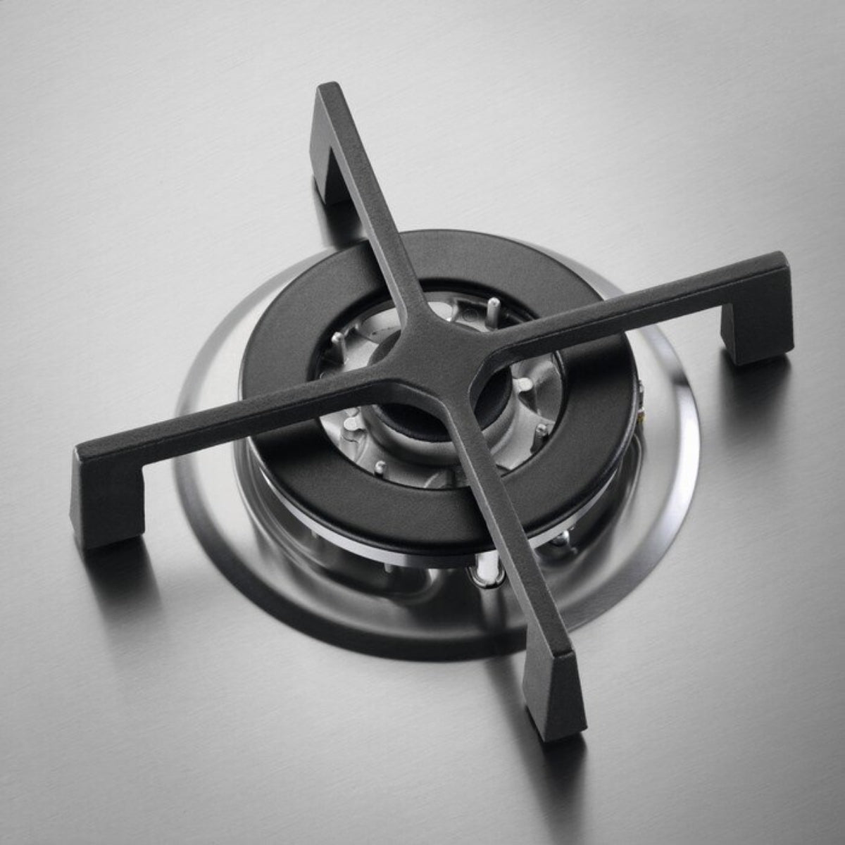 Découvrez la plaque de cuisson gaz Arthur Martin AGS7536XX 75cm chez Electrobay. 5 feux dont un brûleur Wok puissant, grilles en fonte et design inox facile à nettoyer.